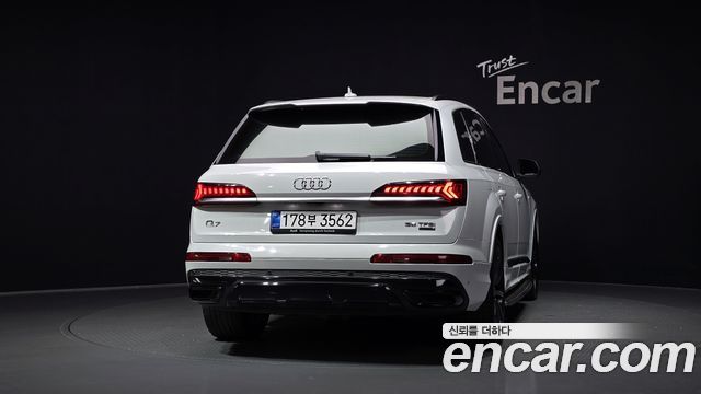 Audi Q7 55 TFSI Quattro Premium - фото 3