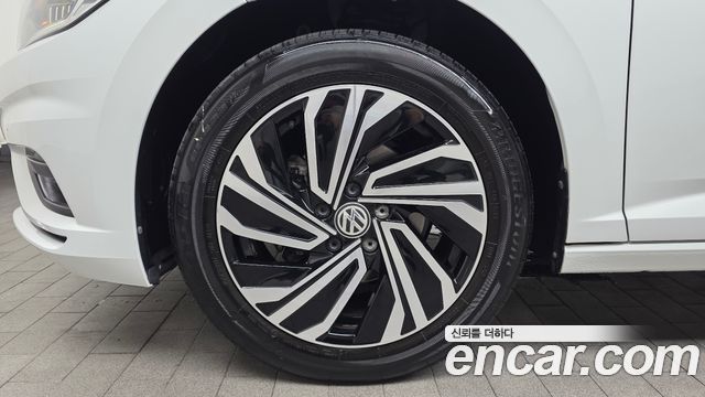 Volkswagen Jetta 7-го поколения 1.4 TSI Prestige - фото 4
