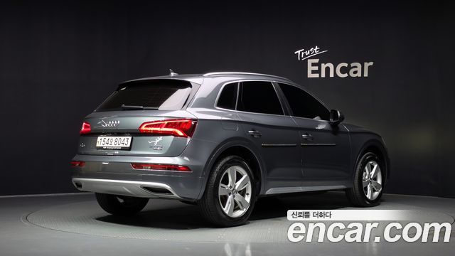 Audi Q5 FY 40 TDI Quattro Premium - фото 1