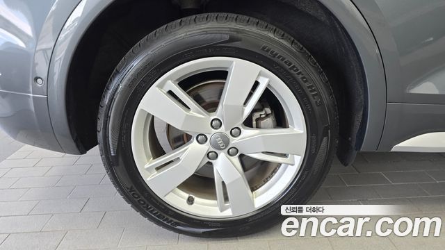 Audi Q5 FY 40 TDI Quattro Premium - фото 4