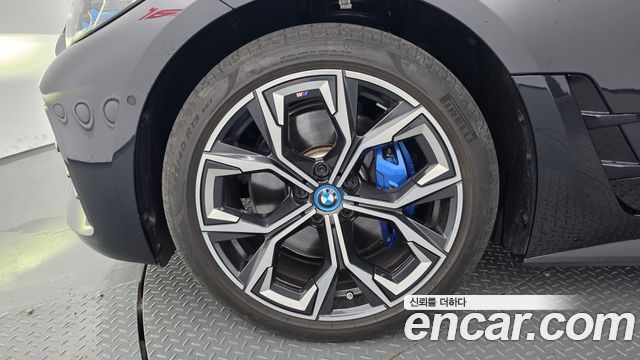 BMW i4 eDrive40 M Sports Pro - фото 4