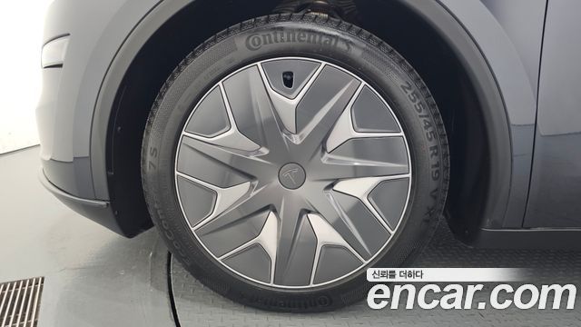 Tesla Model Y L Long Range AWD - фото 4
