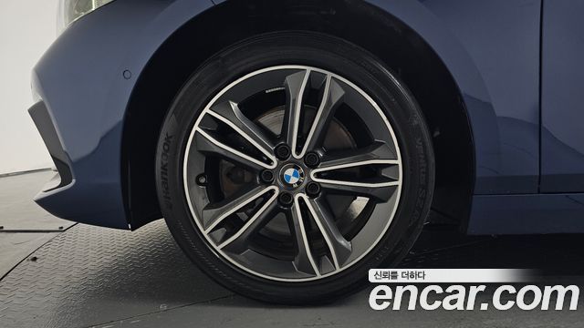 BMW 1 Series F40 118d Sport - фото 3