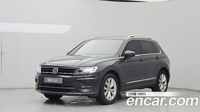 Volkswagen Tiguan 2-го поколения 2.0 TDI Premium - фото 0