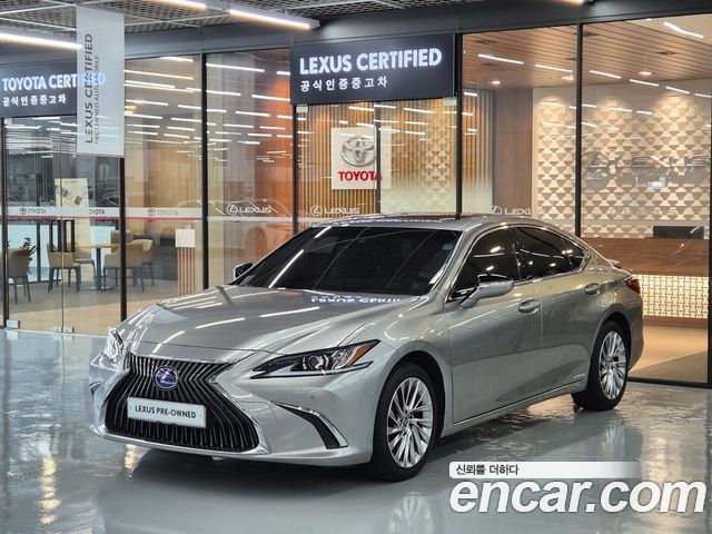 Lexus ES 300h 7-го поколения Luxury Plus - фото 0