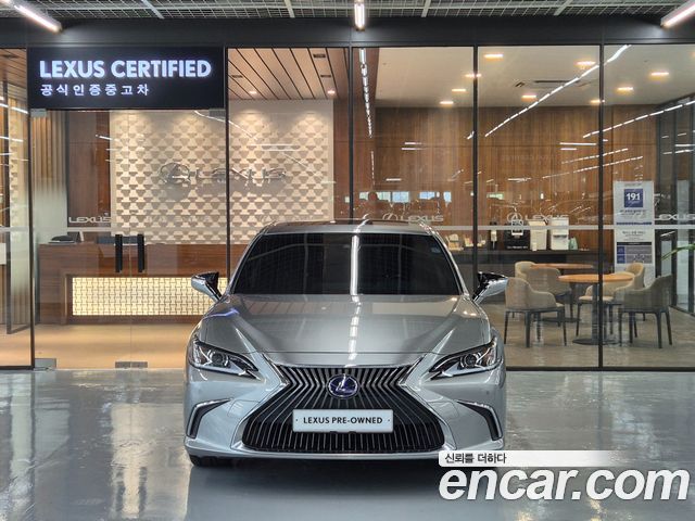 Lexus ES 300h 7-го поколения Luxury Plus - фото 2
