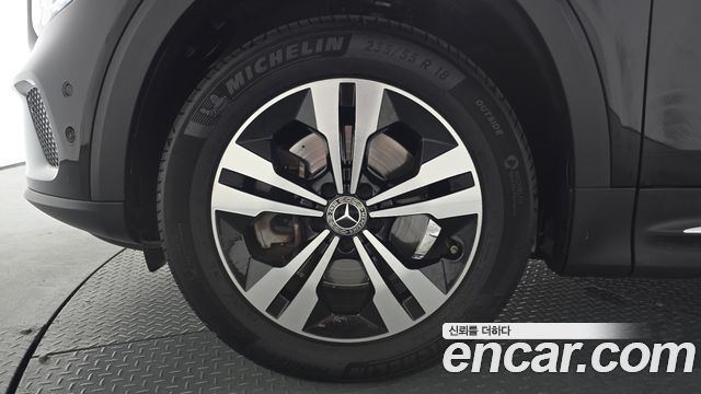 Mercedes-Benz GLB-Class X247 GLB220 - фото 3