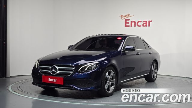 Mercedes-Benz E-Class W213 E300 Avantgarde - фото 0