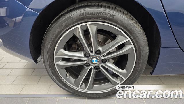 BMW 1 Series F40 118d Sport - фото 4