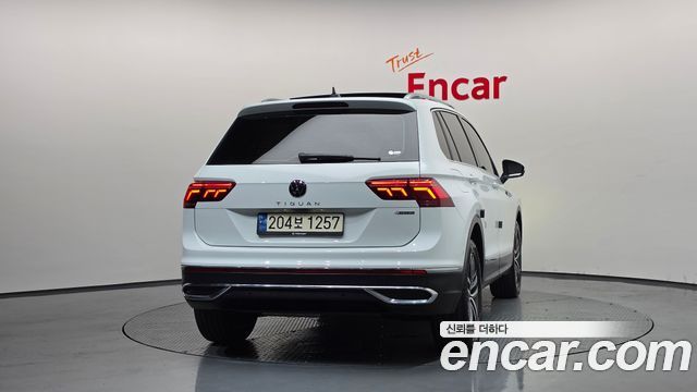 Volkswagen Tiguan 2-го поколения 2.0 TDI 4Motion Prestige - фото 3