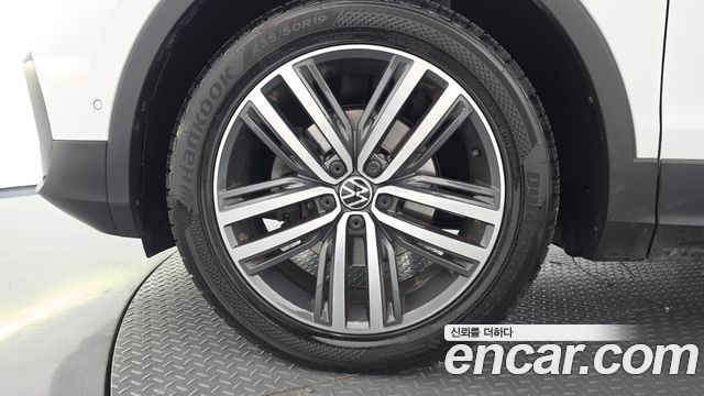 Volkswagen Tiguan 2-го поколения 2.0 TDI 4Motion Prestige - фото 4