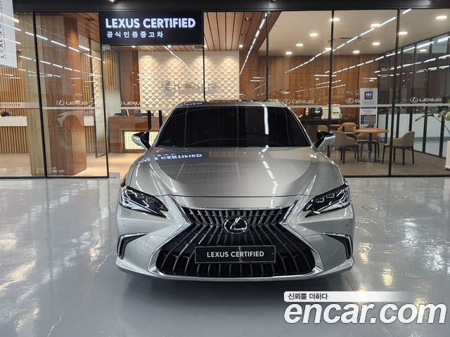 Lexus ES 300h 7-го поколения Executive - фото 2