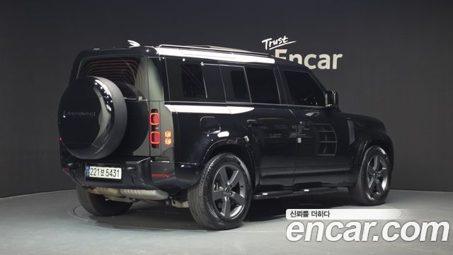 Land Rover Defender L663 110 D300 X-Dynamic HSE - фото 1