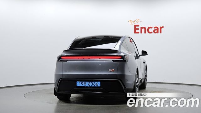 Tesla Model Y Long Range Launch Edition AWD - фото 3