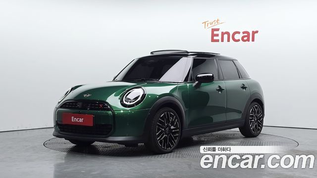 Mini Cooper S 4-го поколения 5 Door Favoured - фото 0