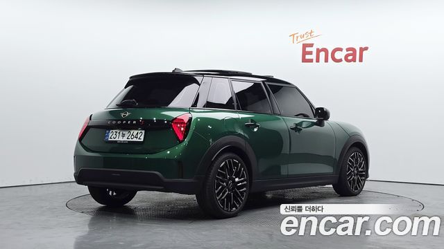 Mini Cooper S 4-го поколения 5 Door Favoured - фото 1