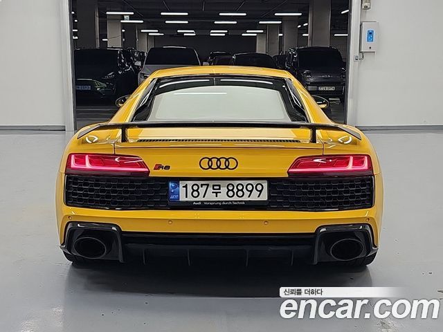 Audi R8 5.2 V10 Performance Coupe - фото 2