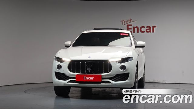 Maserati Levante 3.0 Diesel AWD GranLusso - фото 1
