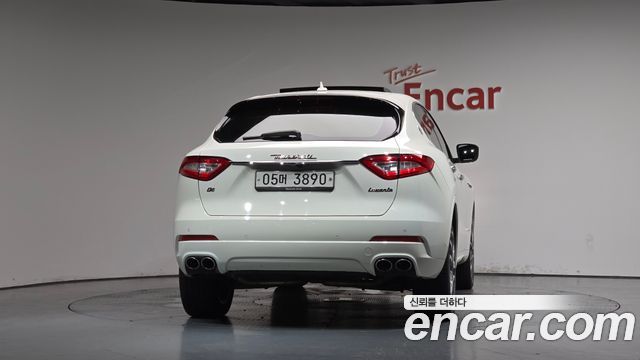 Maserati Levante 3.0 Diesel AWD GranLusso - фото 2
