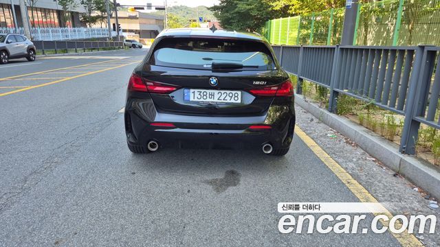 BMW 1 Series F40 120i M Sports - фото 3