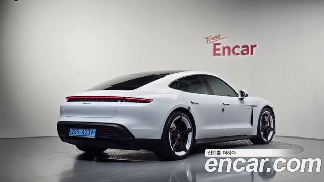 Porsche Taycan Base - фото 1