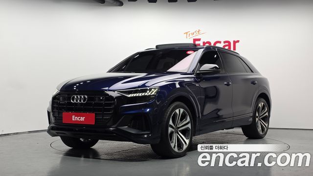 Audi Q8 55 TFSI Quattro Premium - фото 0