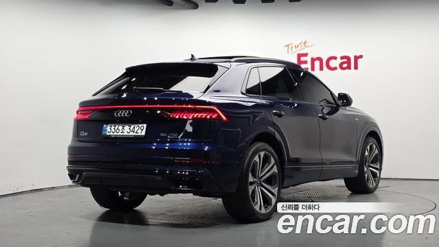 Audi Q8 55 TFSI Quattro Premium - фото 1
