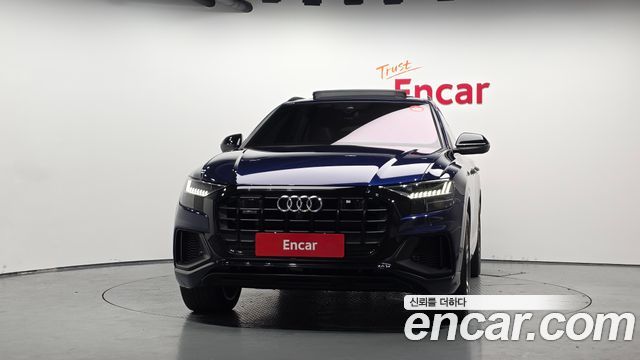 Audi Q8 55 TFSI Quattro Premium - фото 2