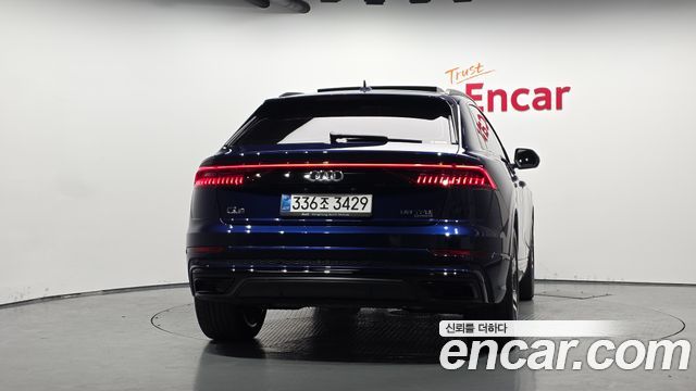 Audi Q8 55 TFSI Quattro Premium - фото 3