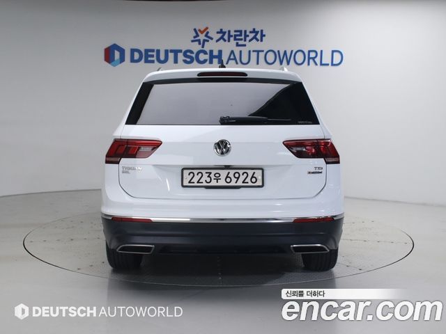Volkswagen Tiguan 2-го поколения 2.0 TSI 4Motion - фото 3