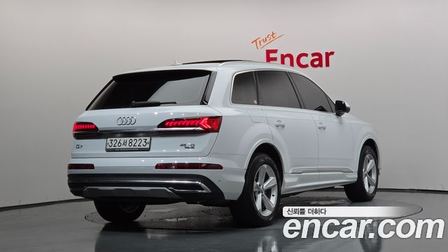 Audi Q7 45 TDI Quattro - фото 1