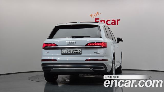 Audi Q7 45 TDI Quattro - фото 3