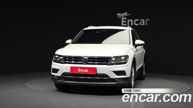 Volkswagen Tiguan 2-го поколения 2.0 TDI Premium - фото 2
