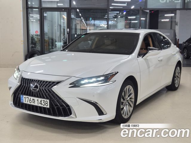 Lexus ES 300h 7-го поколения Executive - фото 1
