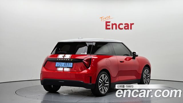 Mini Cooper Electric 4-го поколения SE Classic - фото 0