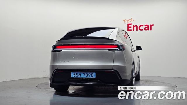 Tesla Model Y L Long Range AWD - фото 3