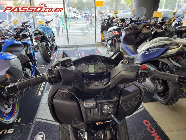 Suzuki Burgman 400 Abs - фото 3