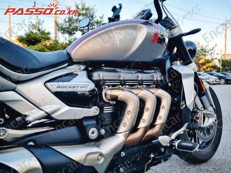 Triumph Rocket Ⅲ Gt - фото 6