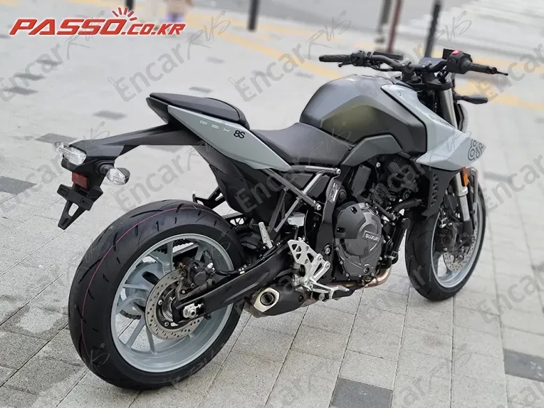 Suzuki Gsx 8 S - фото 2