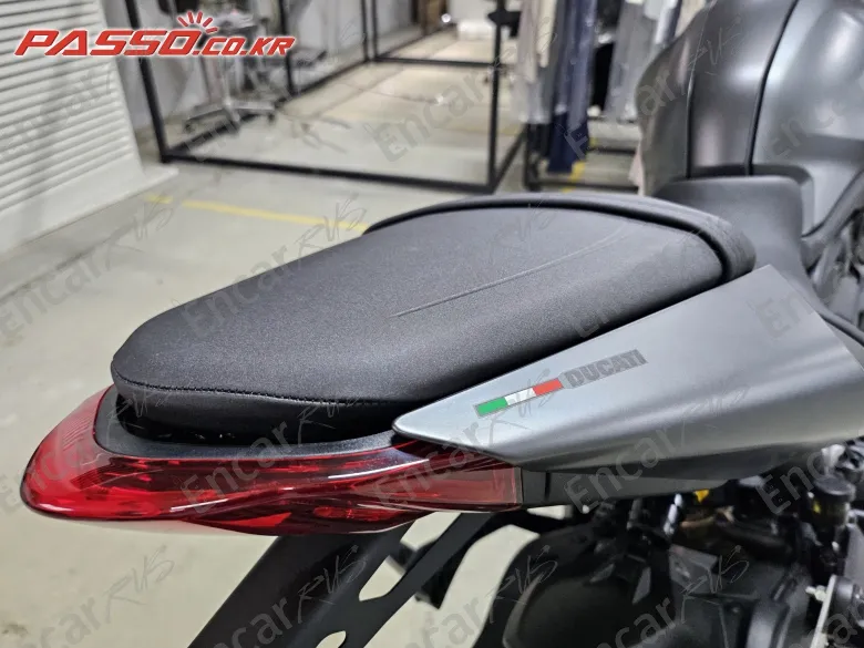 Ducati Monster 937 - фото 5