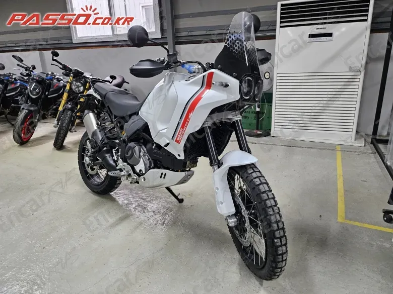 Ducati Desert X - фото 1