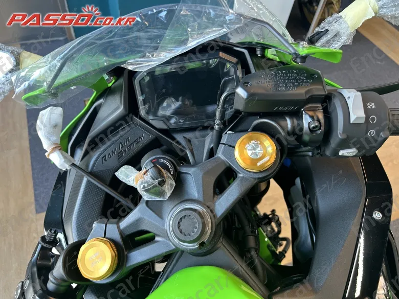 Kawasaki Zx 400 R - фото 3