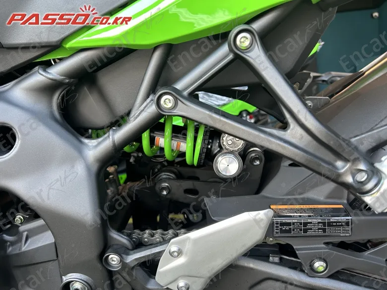 Kawasaki Zx 400 R - фото 4
