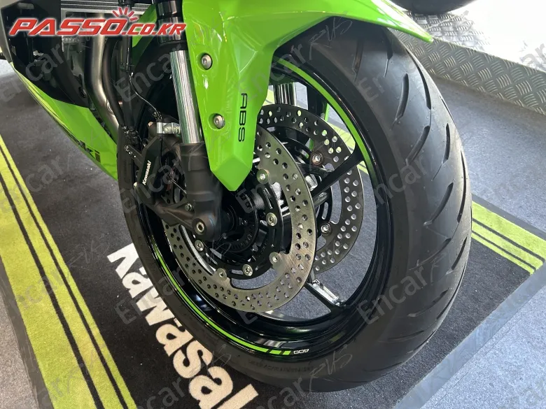 Kawasaki Zx 400 R - фото 5