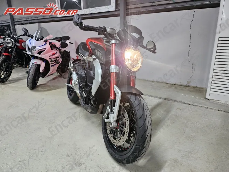 Mv Agusta Dragster 800 Rr - фото 1