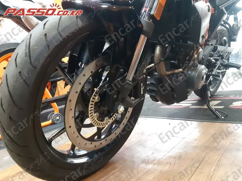 Ktm 390 Duke - фото 4