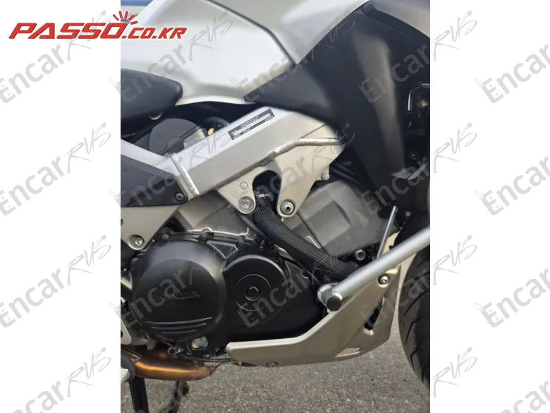 HONDA VFR 800 - фото 4