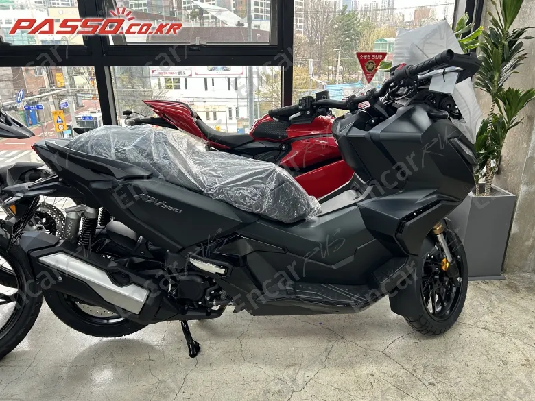 Honda Adv 350 - фото 0