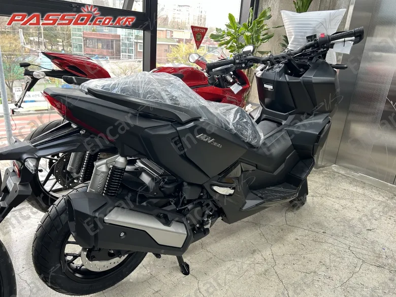 Honda Adv 350 - фото 2