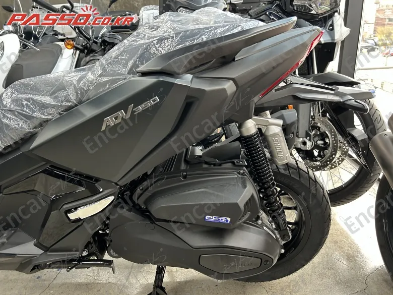 Honda Adv 350 - фото 5